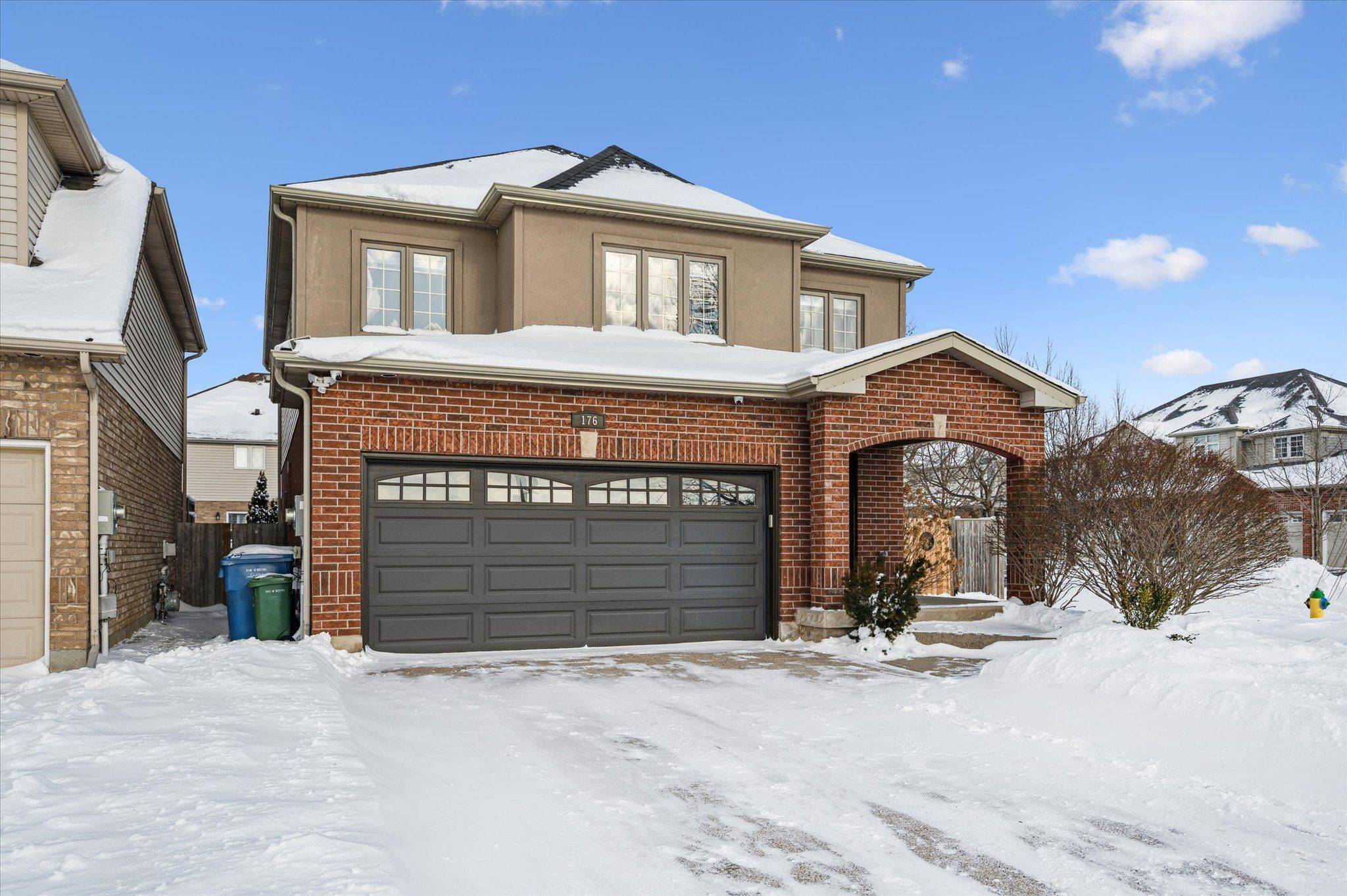 Guelph, ON N1L 1T7,176 Colonial DR
