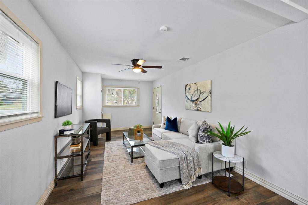 Quinlan, TX 75474,409 E 2nd Street