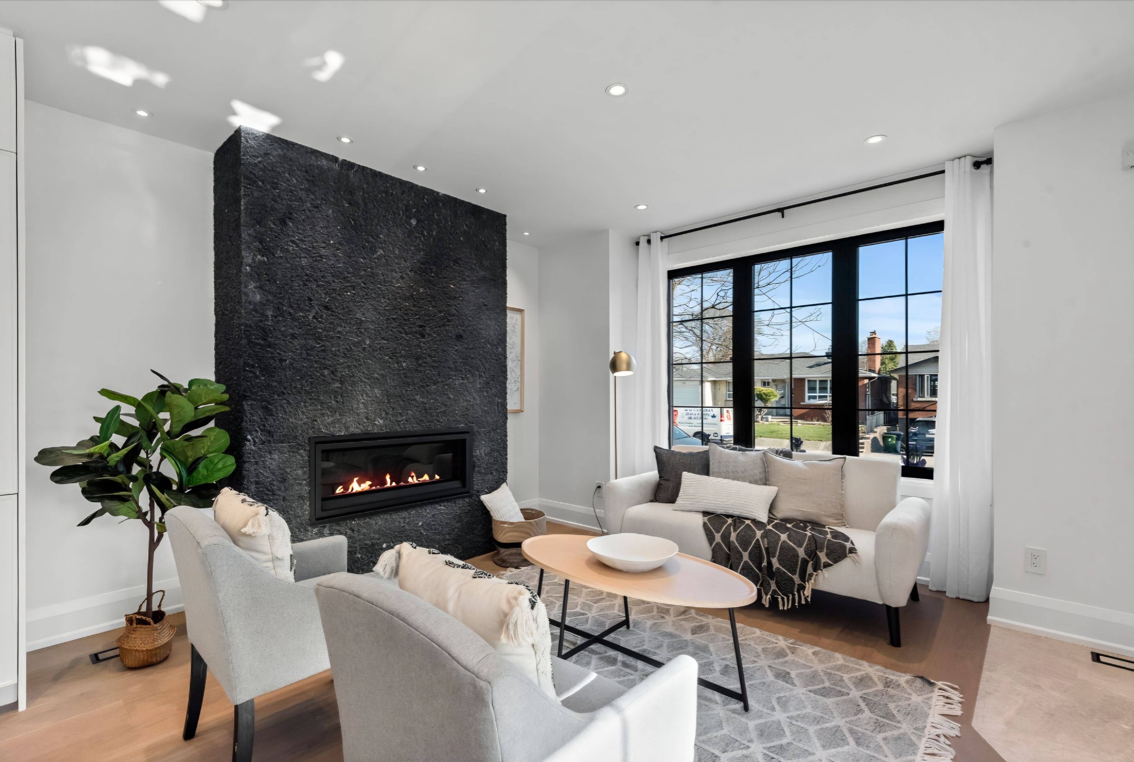 Toronto E03, ON M4B 1K4,180 Glenwood CRES