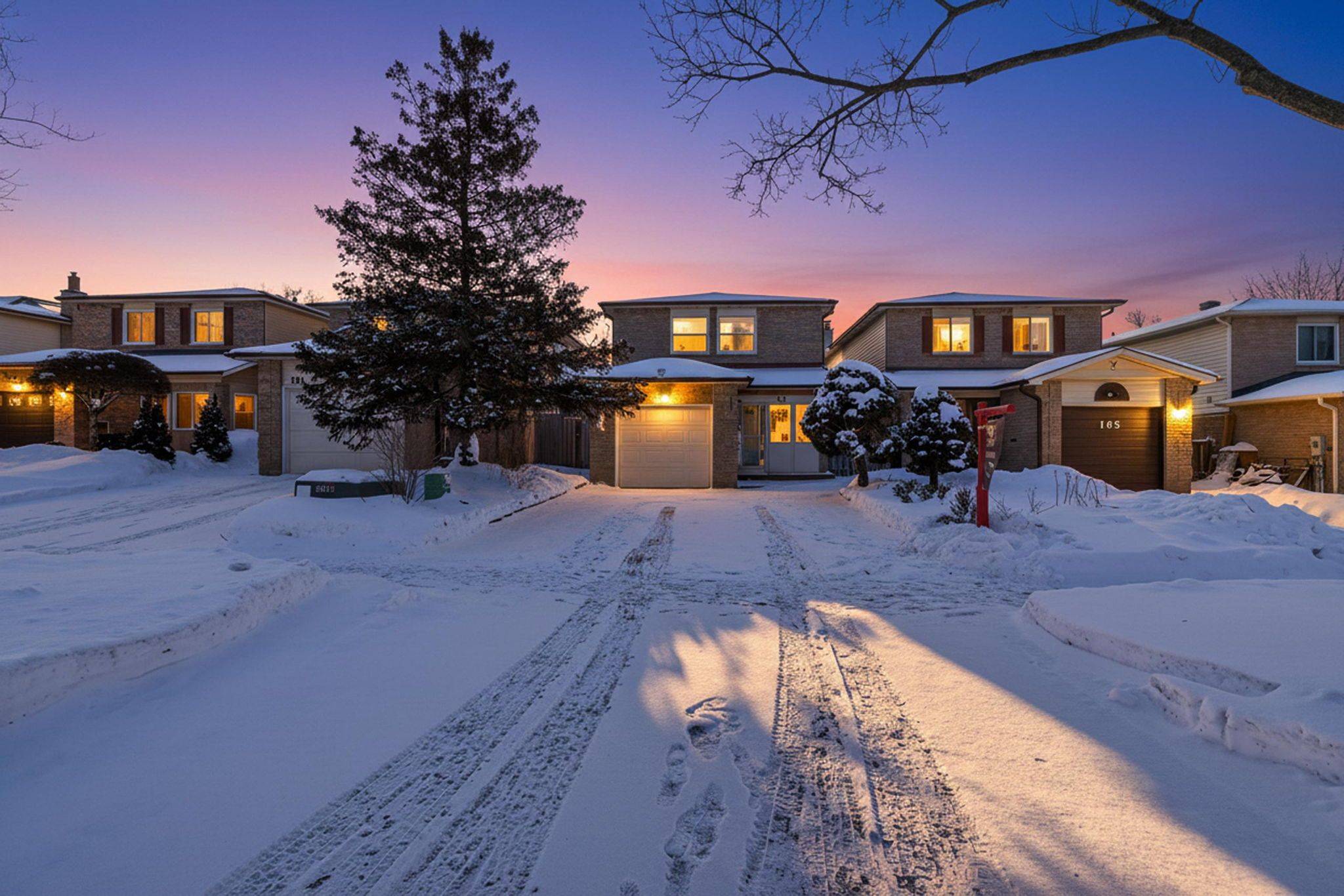 Richmond Hill, ON L4C 5R7,163 Weldrick RD W