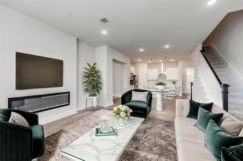 Plano, TX 75075,909 Heights Way