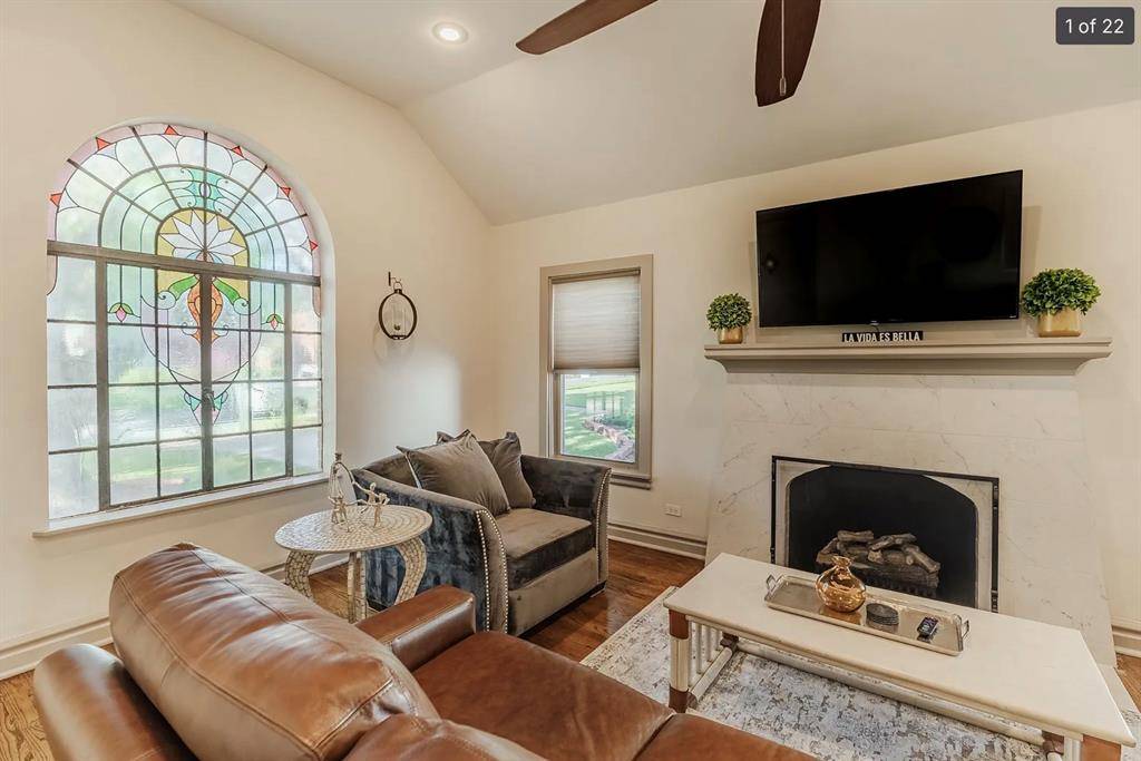 Dallas, TX 75208,915 Stewart