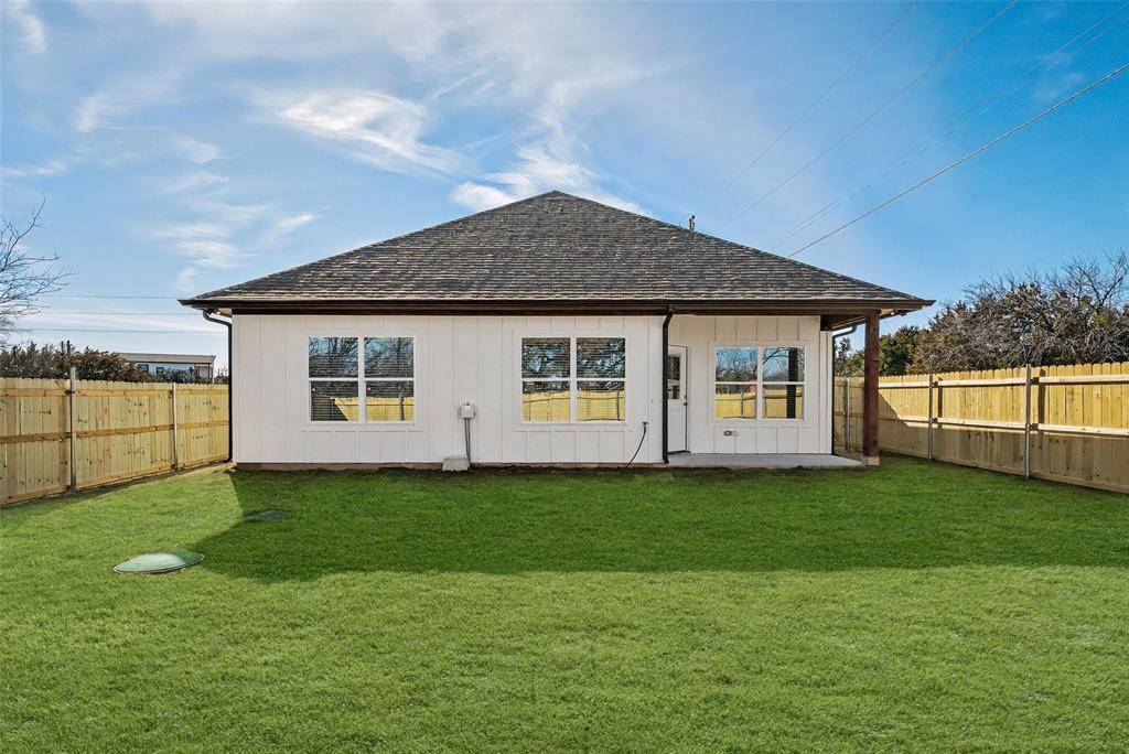 Granbury, TX 76048,2201 Comet Trail