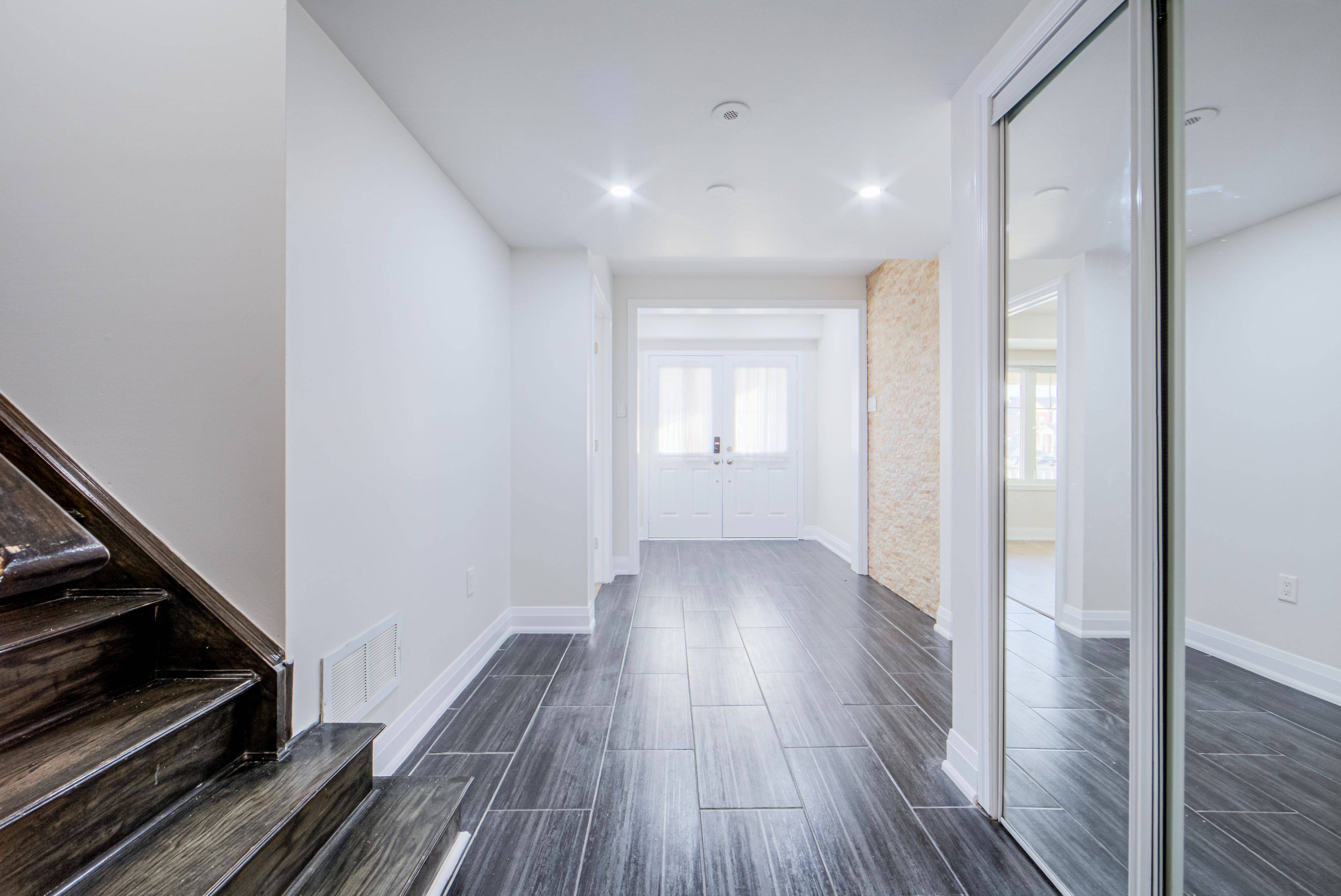 Milton, ON L9T 0Z5,299 Dymott AVE