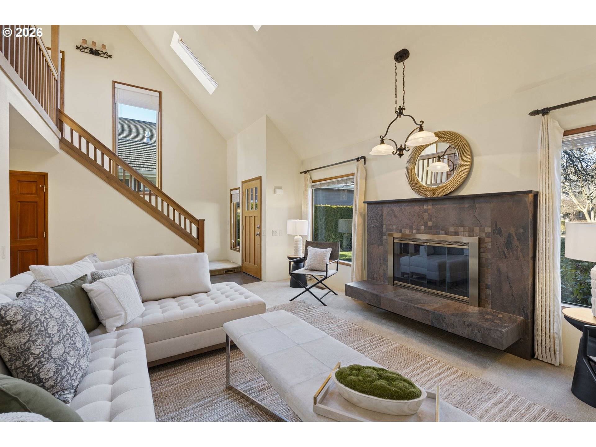 Eugene, OR 97401,847 FAIRWAY VIEW DR