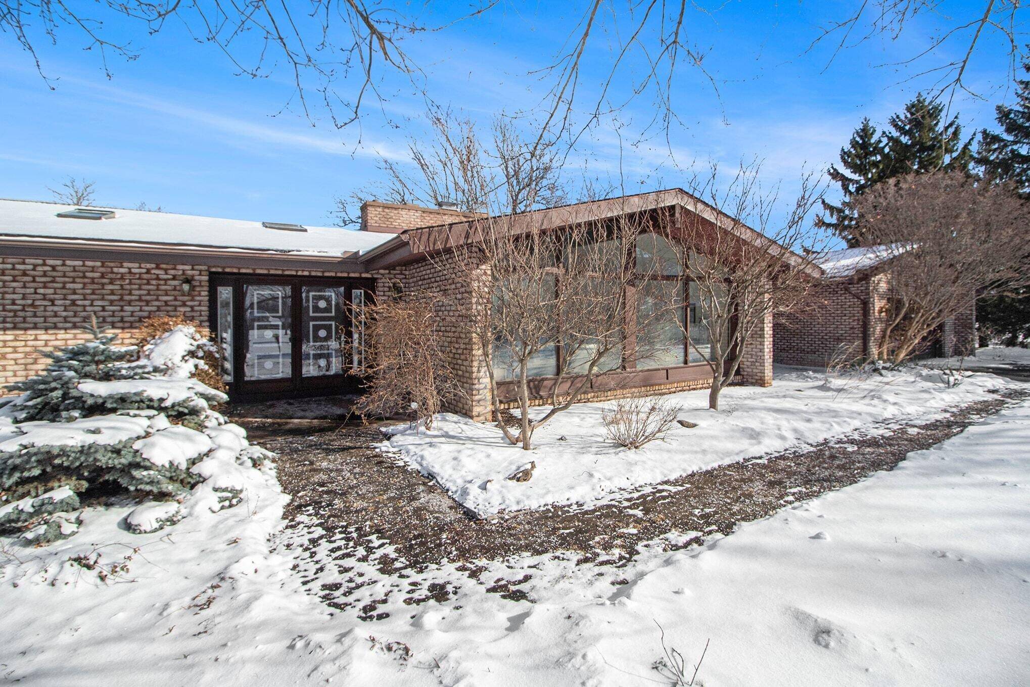 Saline, MI 48176,2827 Fairway DR