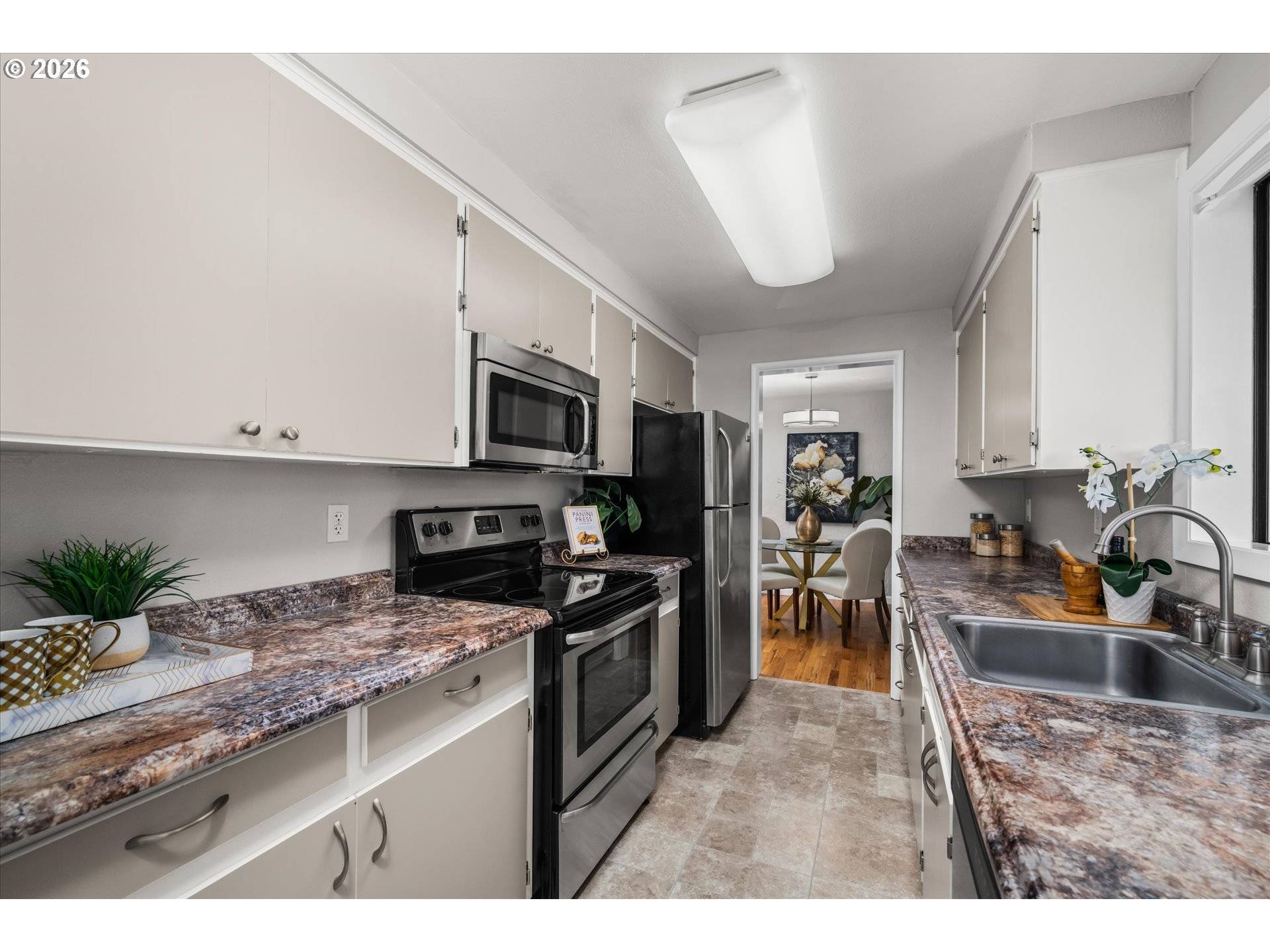 Eugene, OR 97401,1632 LARKSPUR LOOP