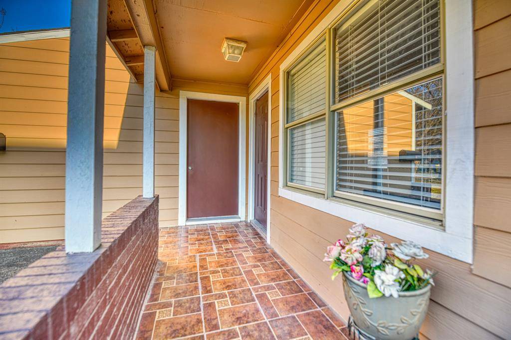 Dallas, TX 75224,826 Ryan Road