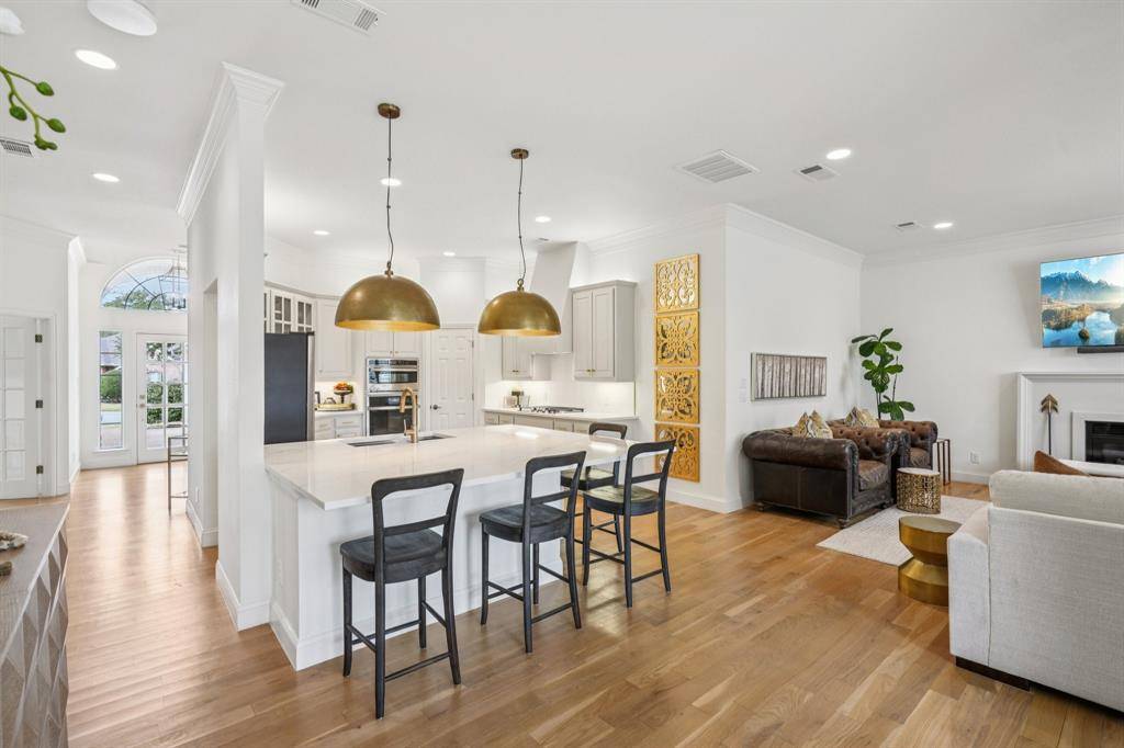 Arlington, TX 76013,4037 Appian Way