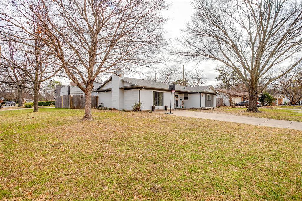 Burleson, TX 76028,301 Lena Lane