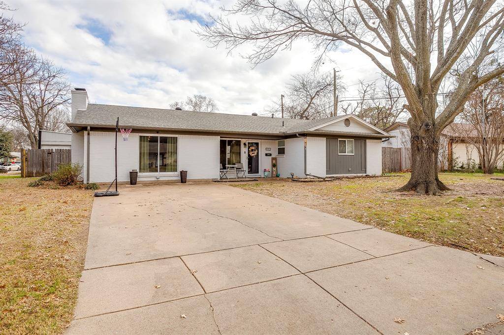 Burleson, TX 76028,301 Lena Lane