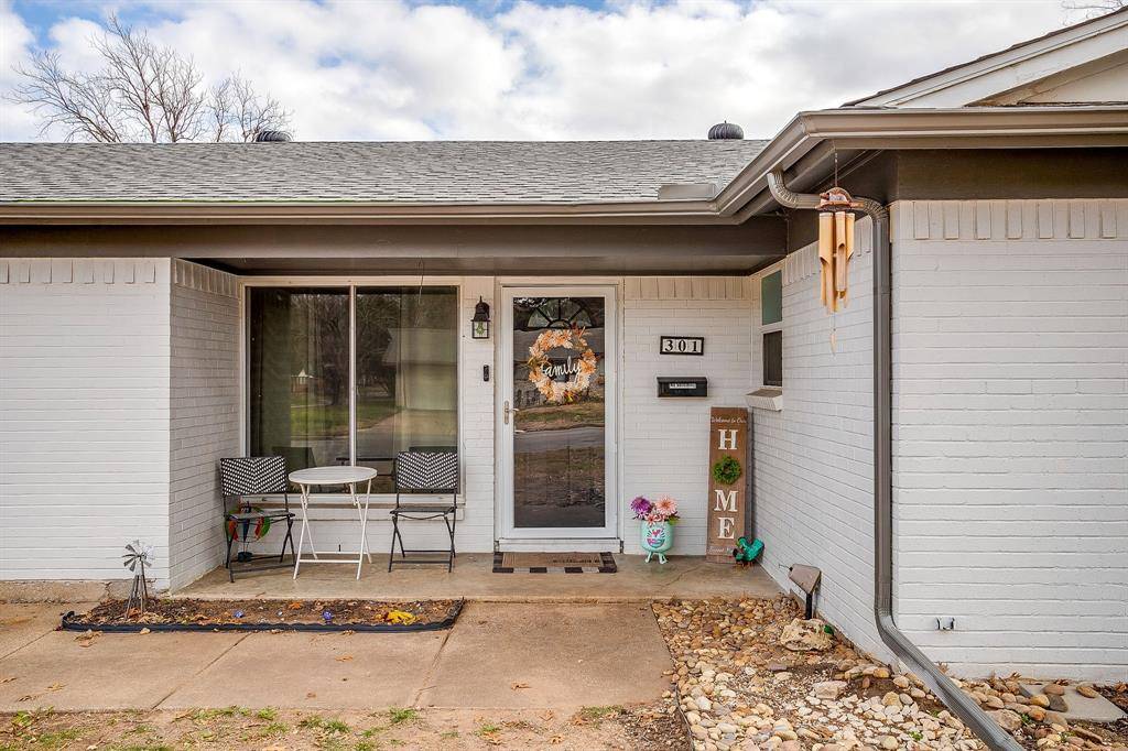 Burleson, TX 76028,301 Lena Lane