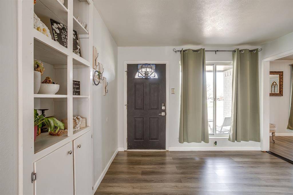 Burleson, TX 76028,301 Lena Lane