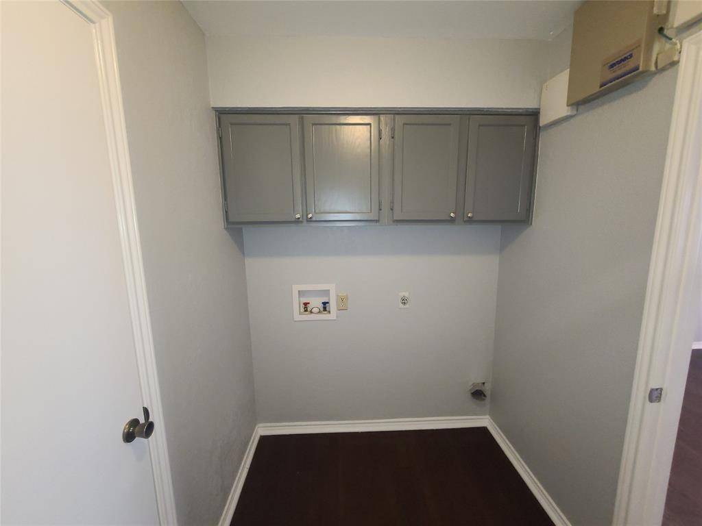 Grand Prairie, TX 75052,2442 Hallmark Street