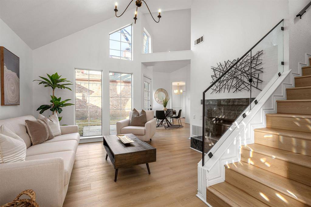 Dallas, TX 75229,3143 Royal Gable Drive