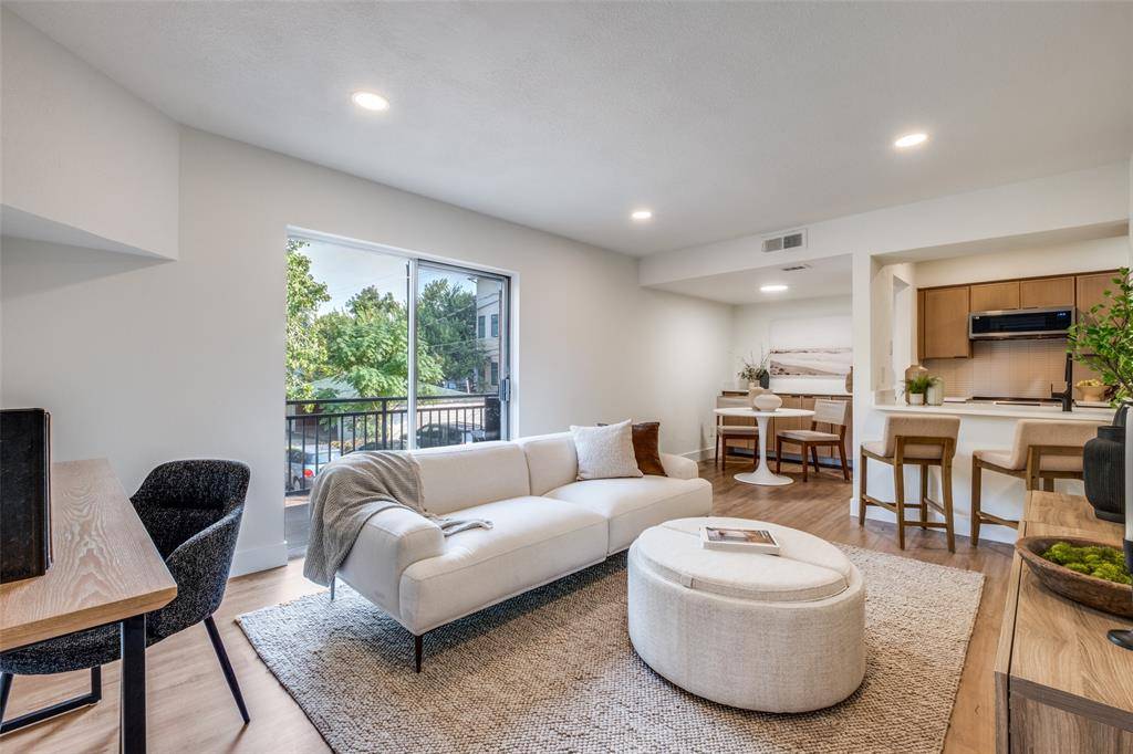 Dallas, TX 75219,4020 Holland Avenue #211