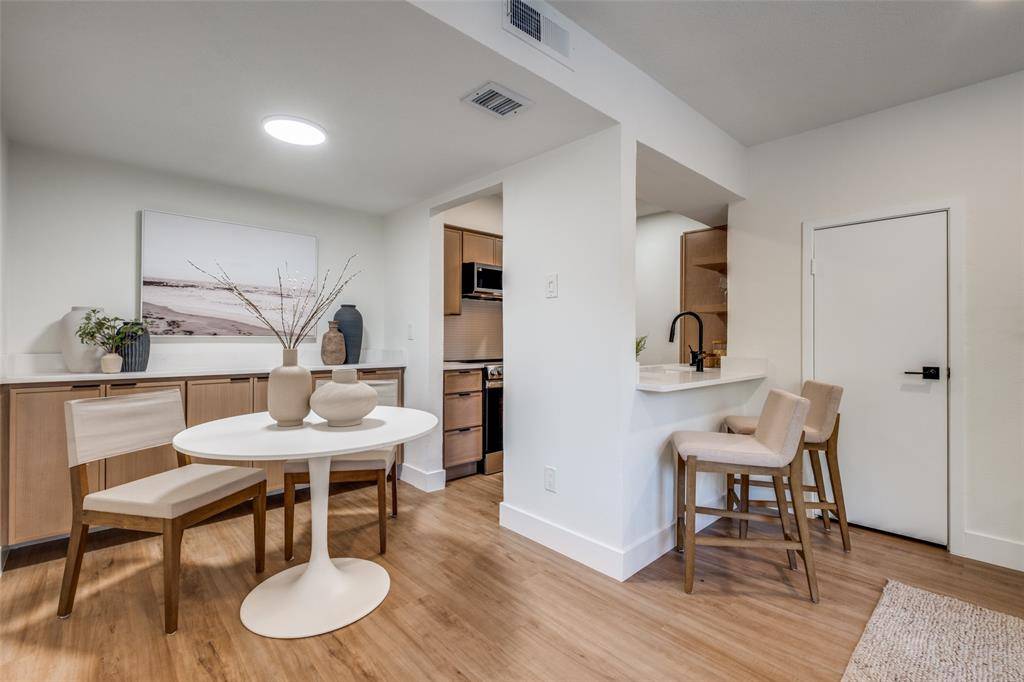 Dallas, TX 75219,4020 Holland Avenue #211