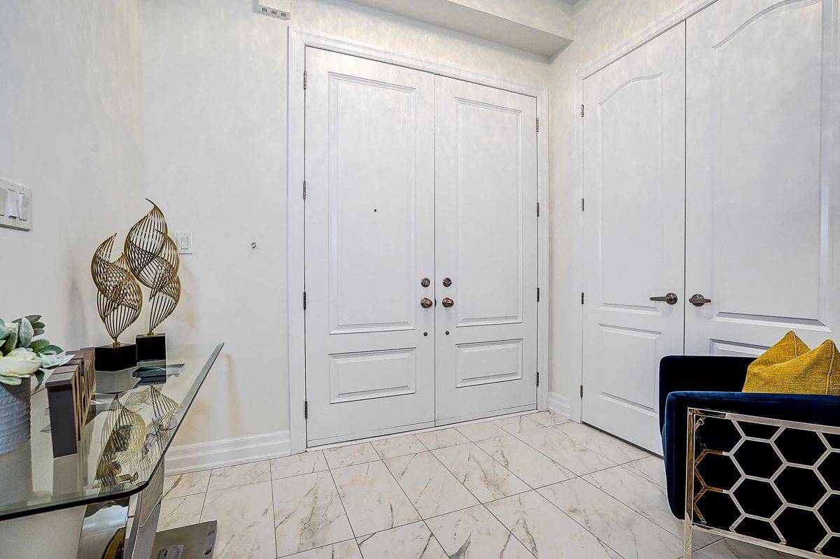 Aurora, ON L4G 3X3,16 Botelho CIR