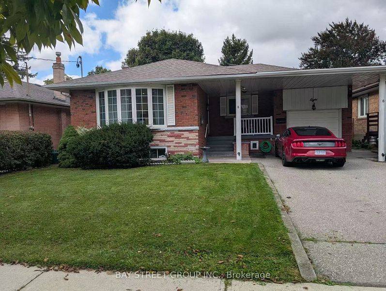 Toronto W08, ON M9B 3C8,8 Storey CRES