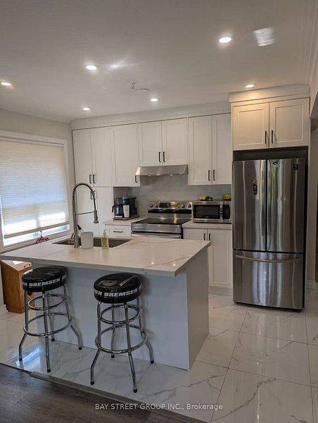 Toronto W08, ON M9B 3C8,8 Storey CRES