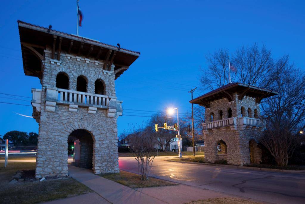 Fort Worth, TX 76110,2306 Park Place Avenue #12B