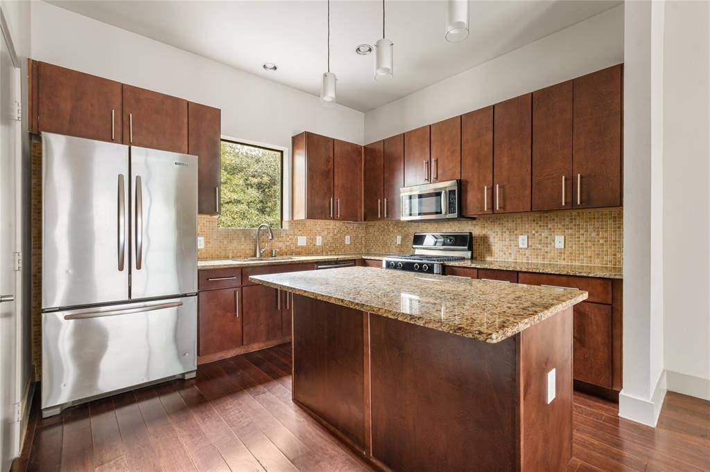 Dallas, TX 75219,4111 Newton Avenue #5