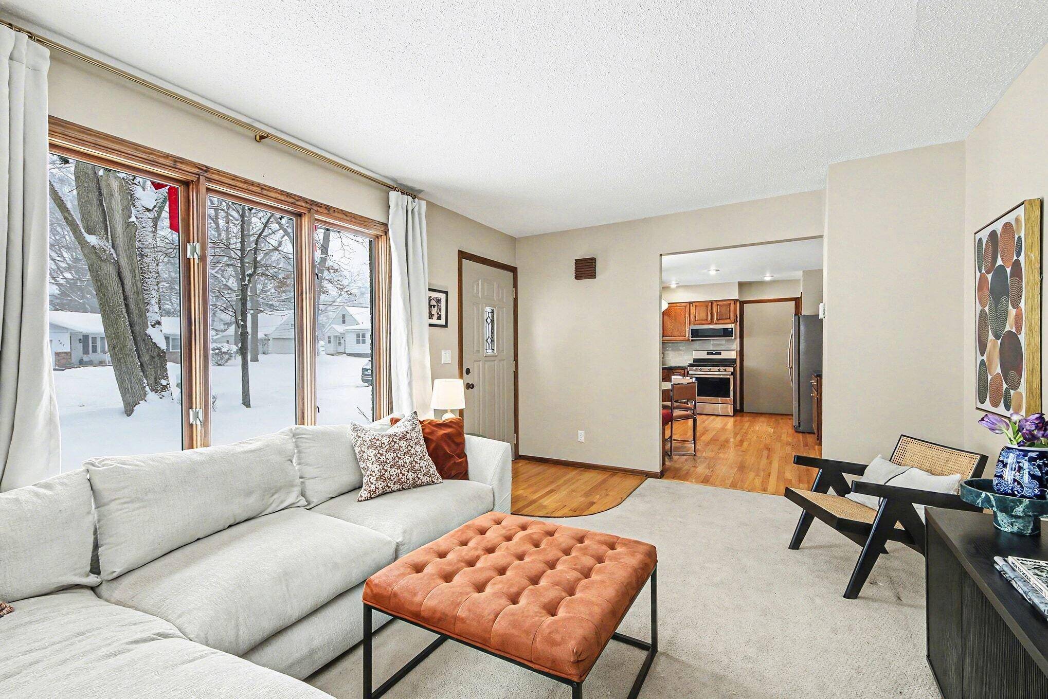 Grand Rapids, MI 49504,700 Oakhurst AVE NW