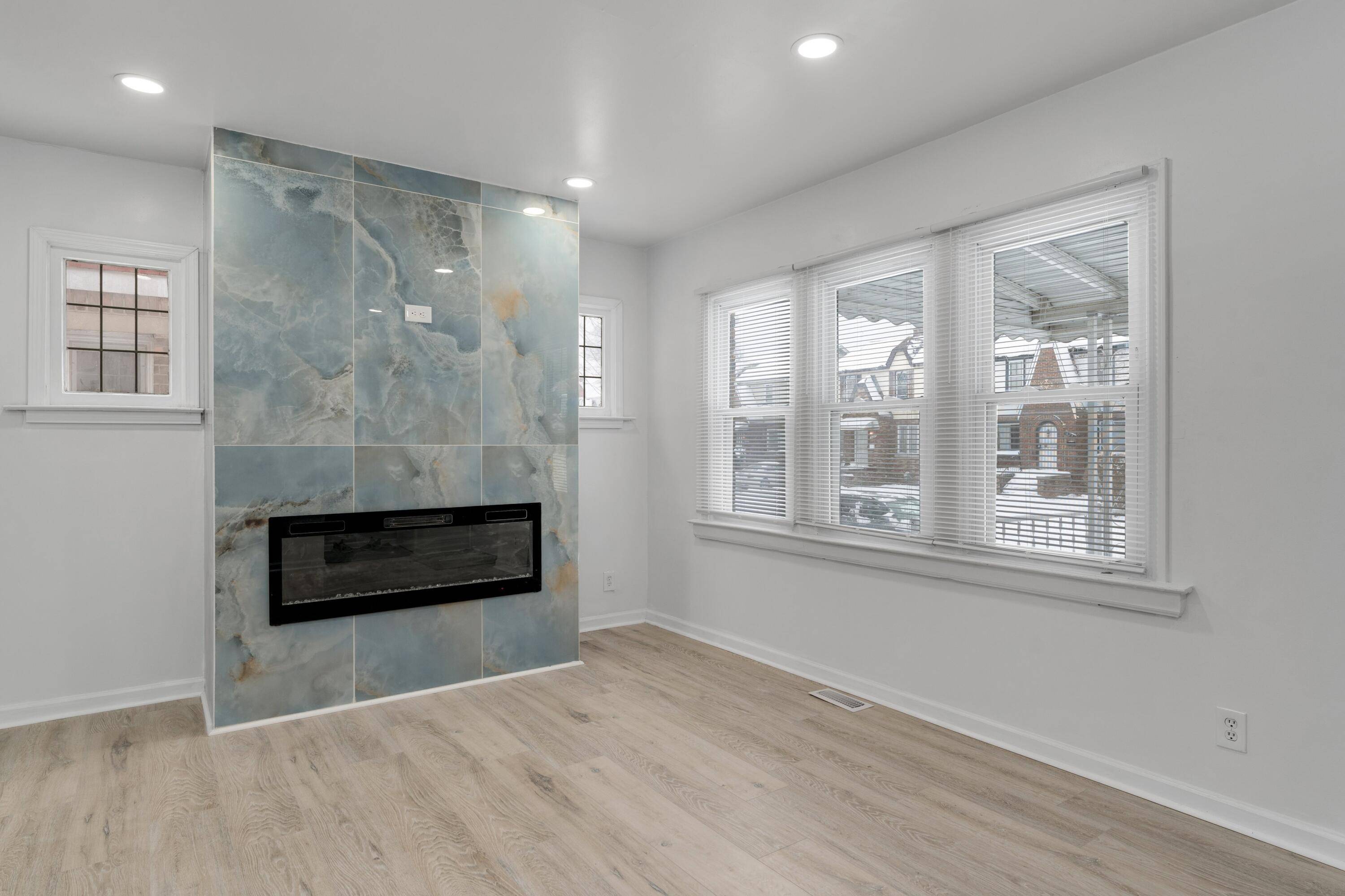 Detroit, MI 48235,16260 Cheyenne ST