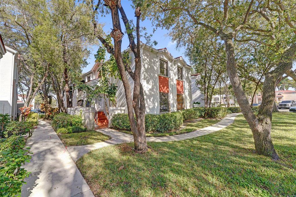 Pembroke Pines, FL 33026,11970 NW 11th St #11970