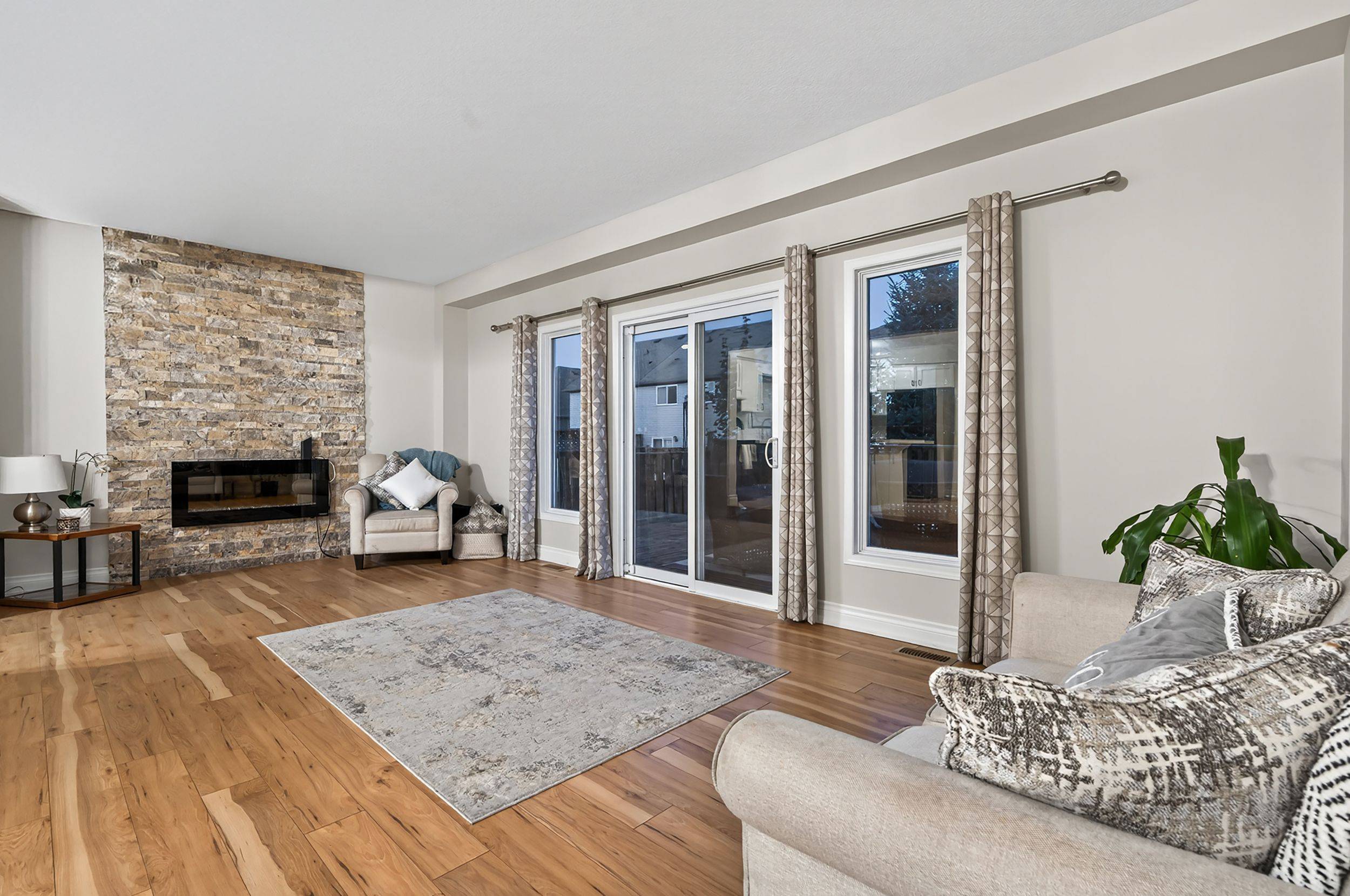 Kitchener, ON N2R 1V2,70 Cannes ST