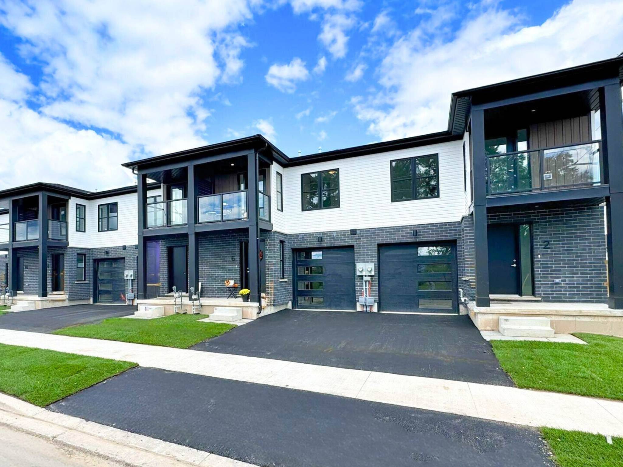 Welland, ON L3B 0N7,22 Marina PL