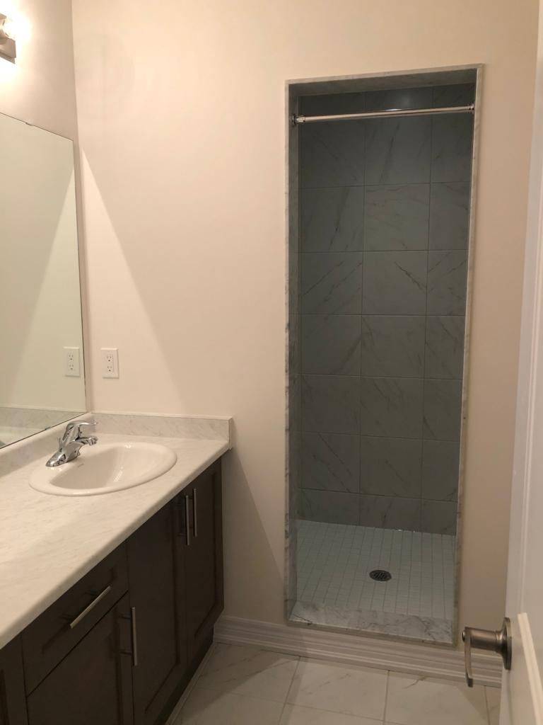 Brantford, ON N3T 0R6,77 Diana AVE #85