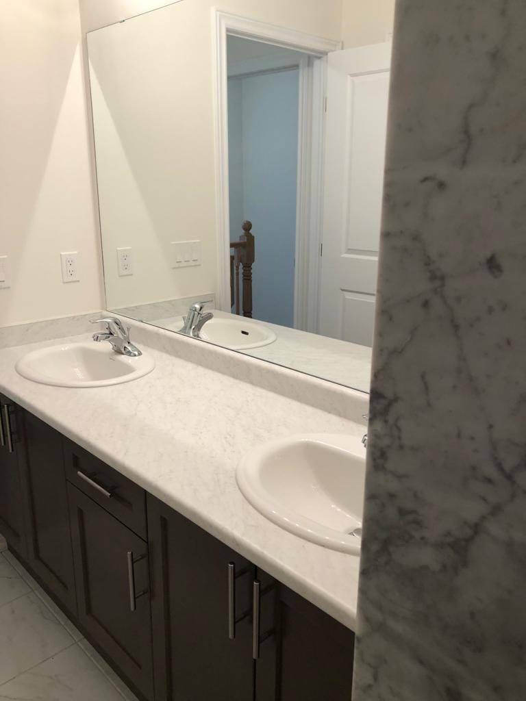 Brantford, ON N3T 0R6,77 Diana AVE #85