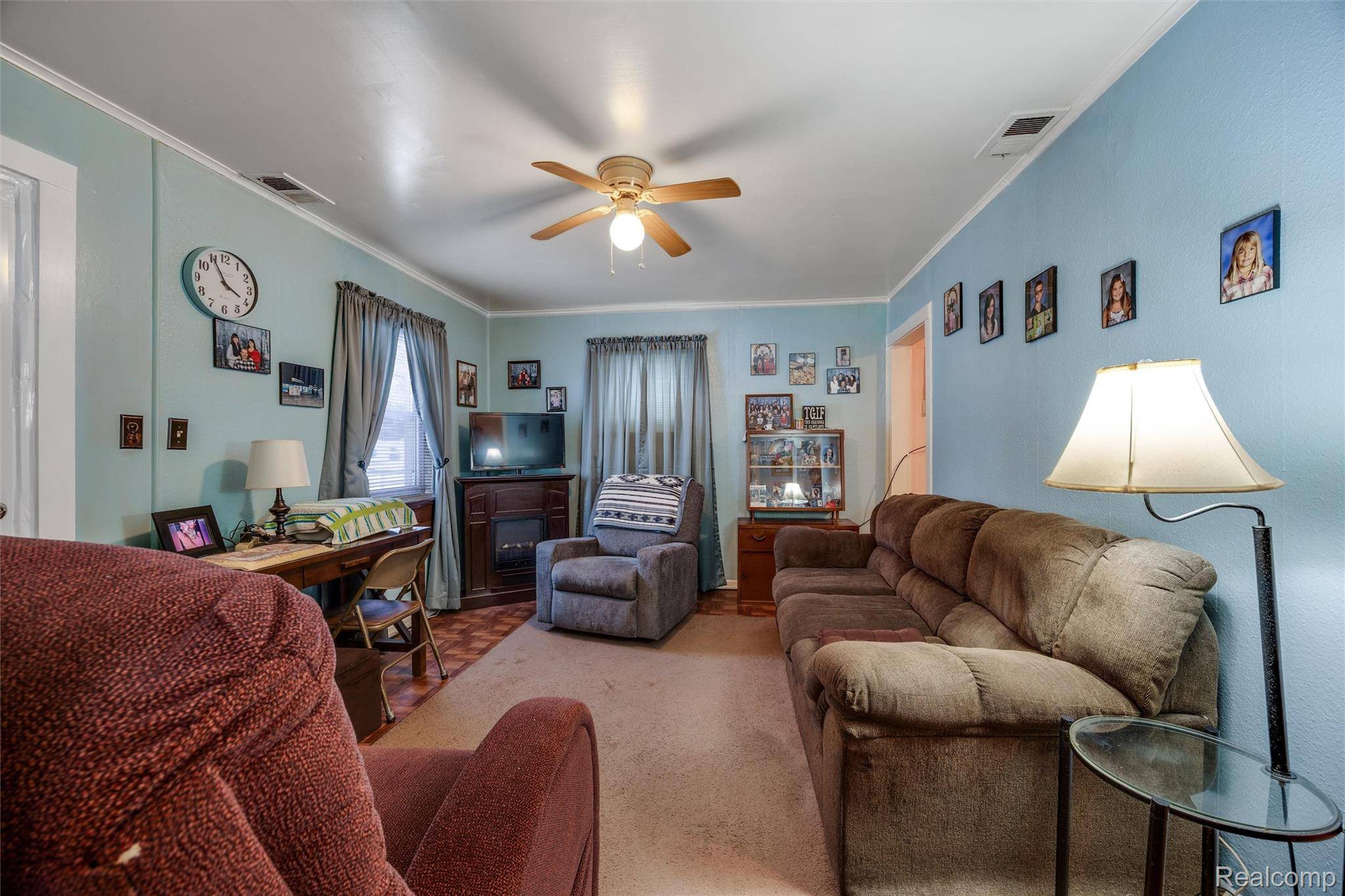 Romulus, MI 48174,37521 Van Petten ST