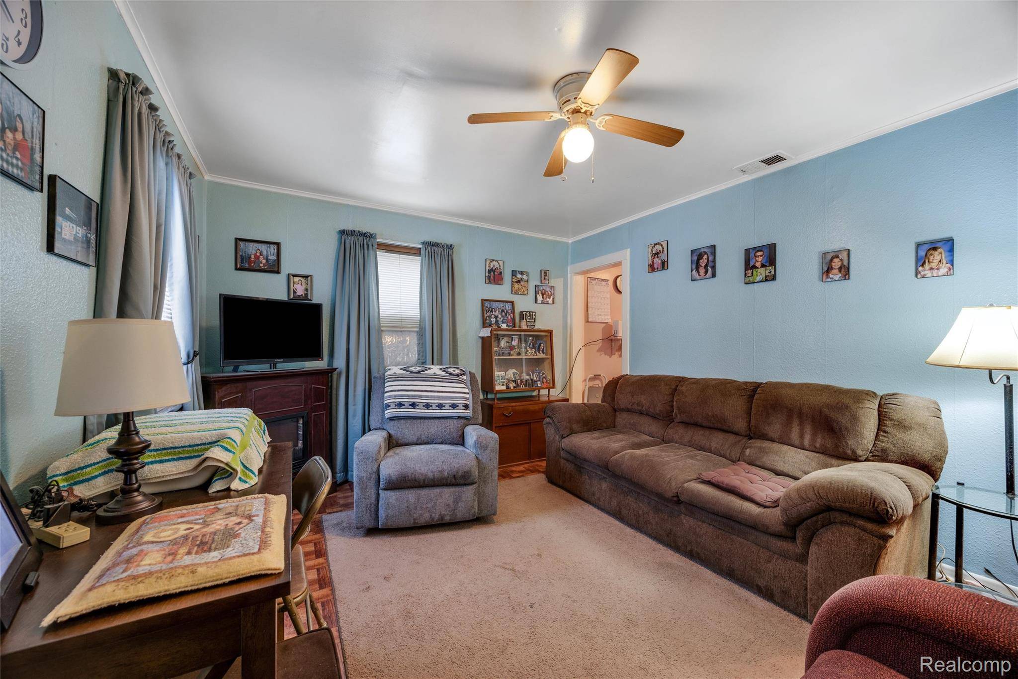 Romulus, MI 48174,37521 Van Petten ST