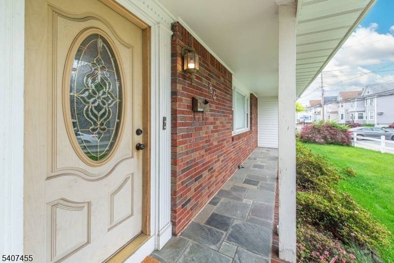 Wallington Boro, NJ 07057,84 Locust Ave