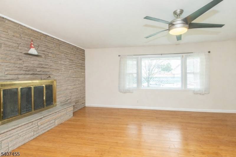 Wallington Boro, NJ 07057,84 Locust Ave