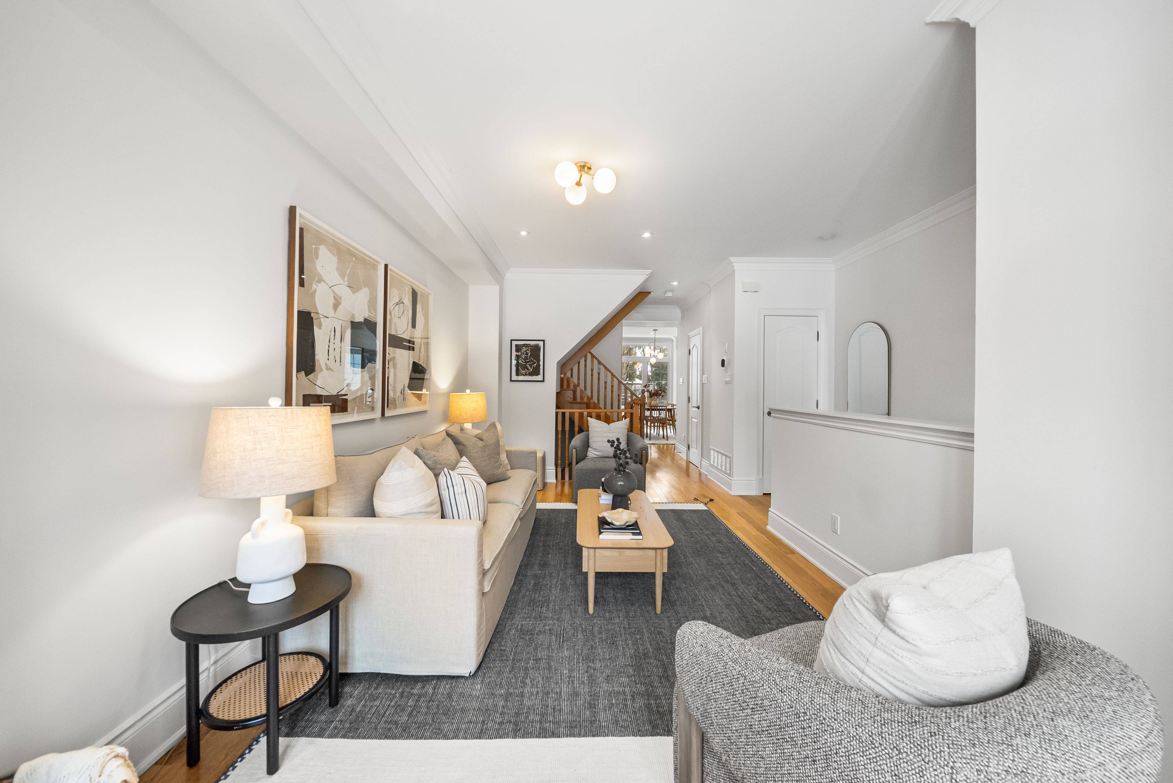 Toronto C12, ON M4P 2N5,36 Corinth GDNS