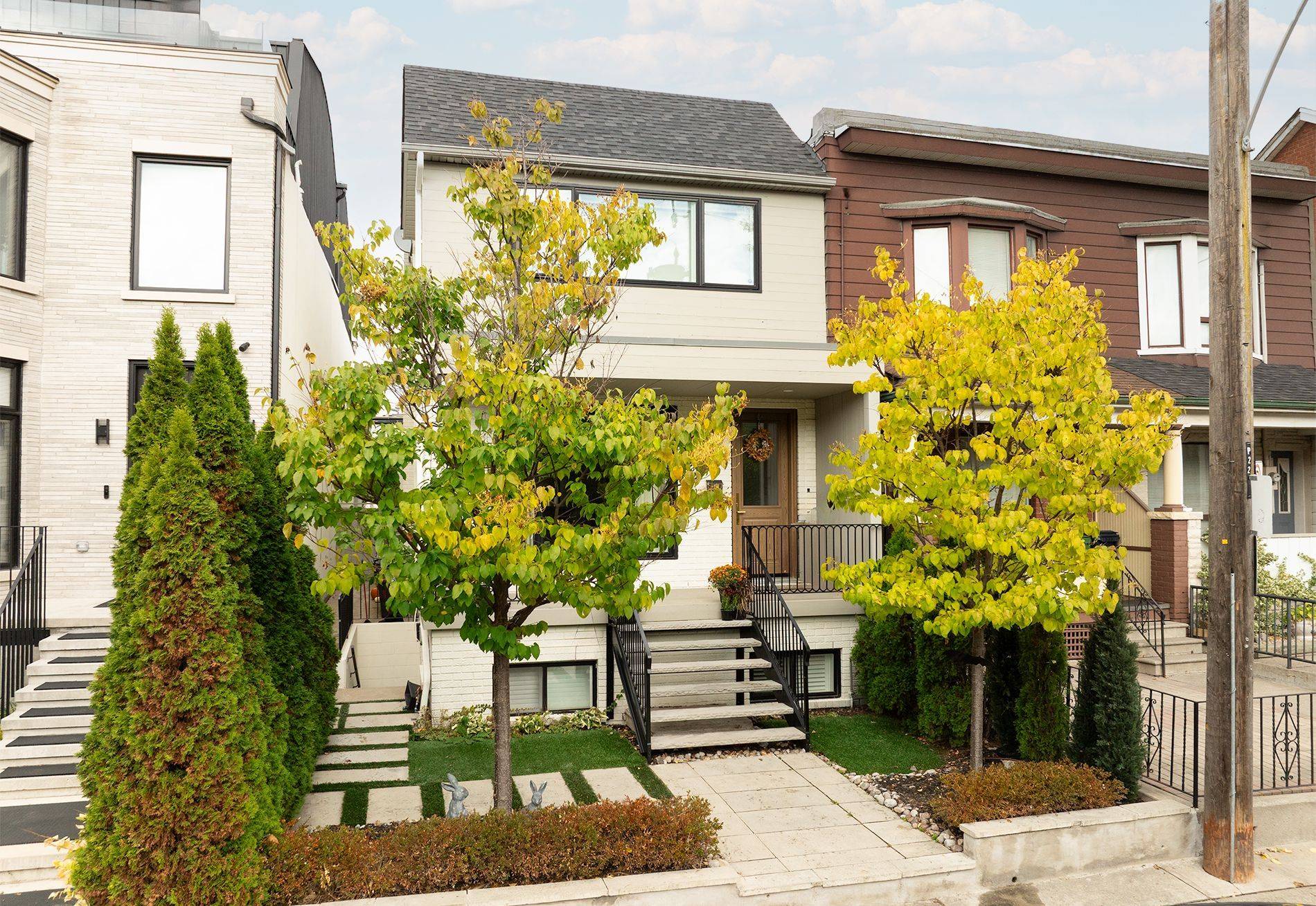 Toronto C01, ON M6J 1R1,18 Foxley ST