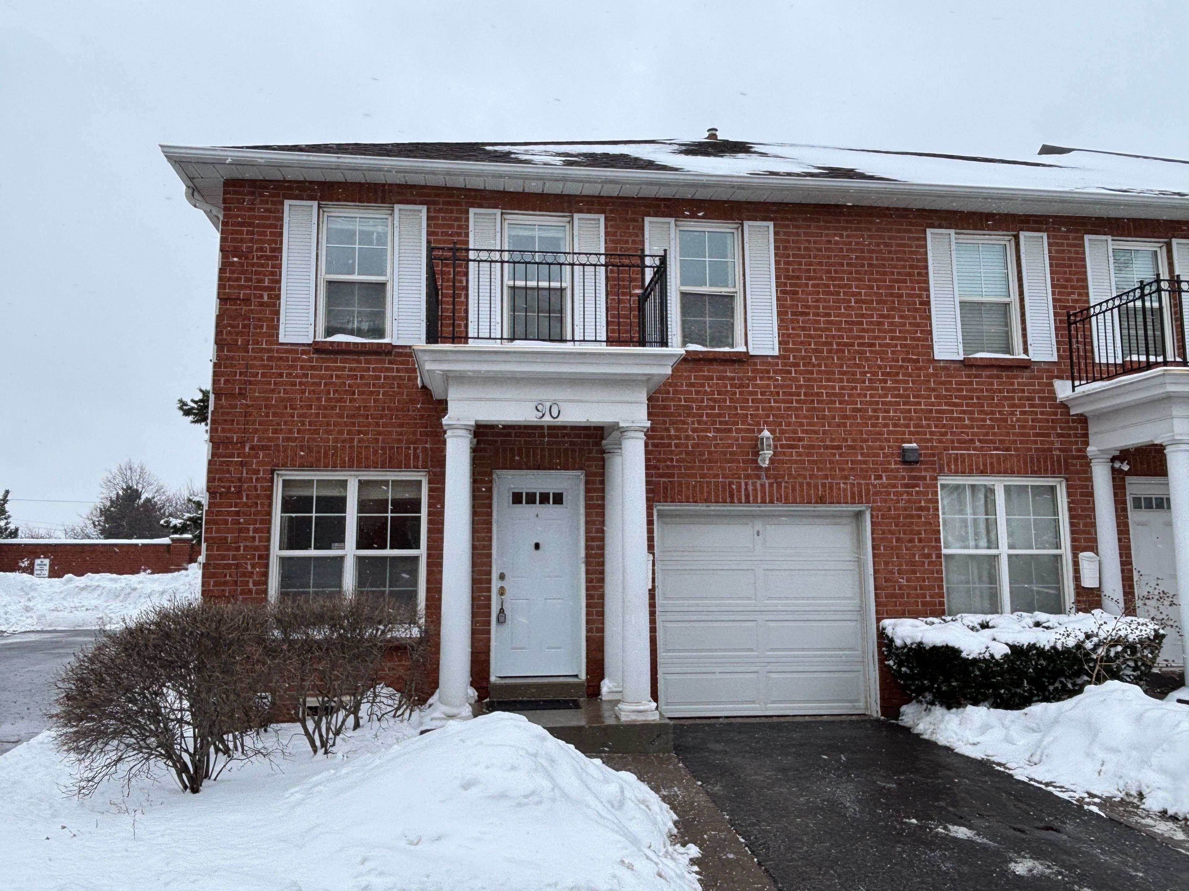 Brampton, ON L6W 4J2,90 Stornwood CT #90