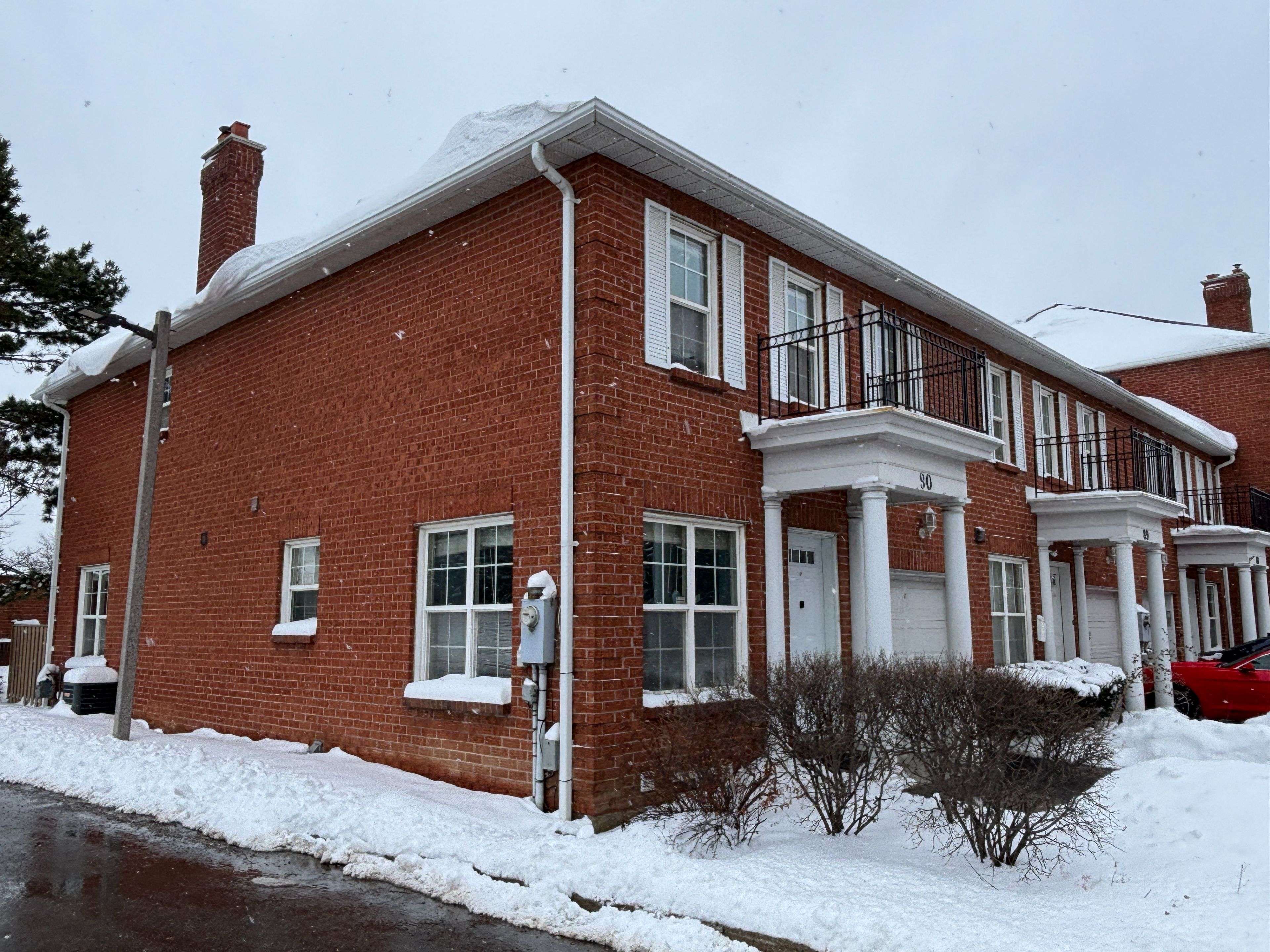 Brampton, ON L6W 4J2,90 Stornwood CT #90