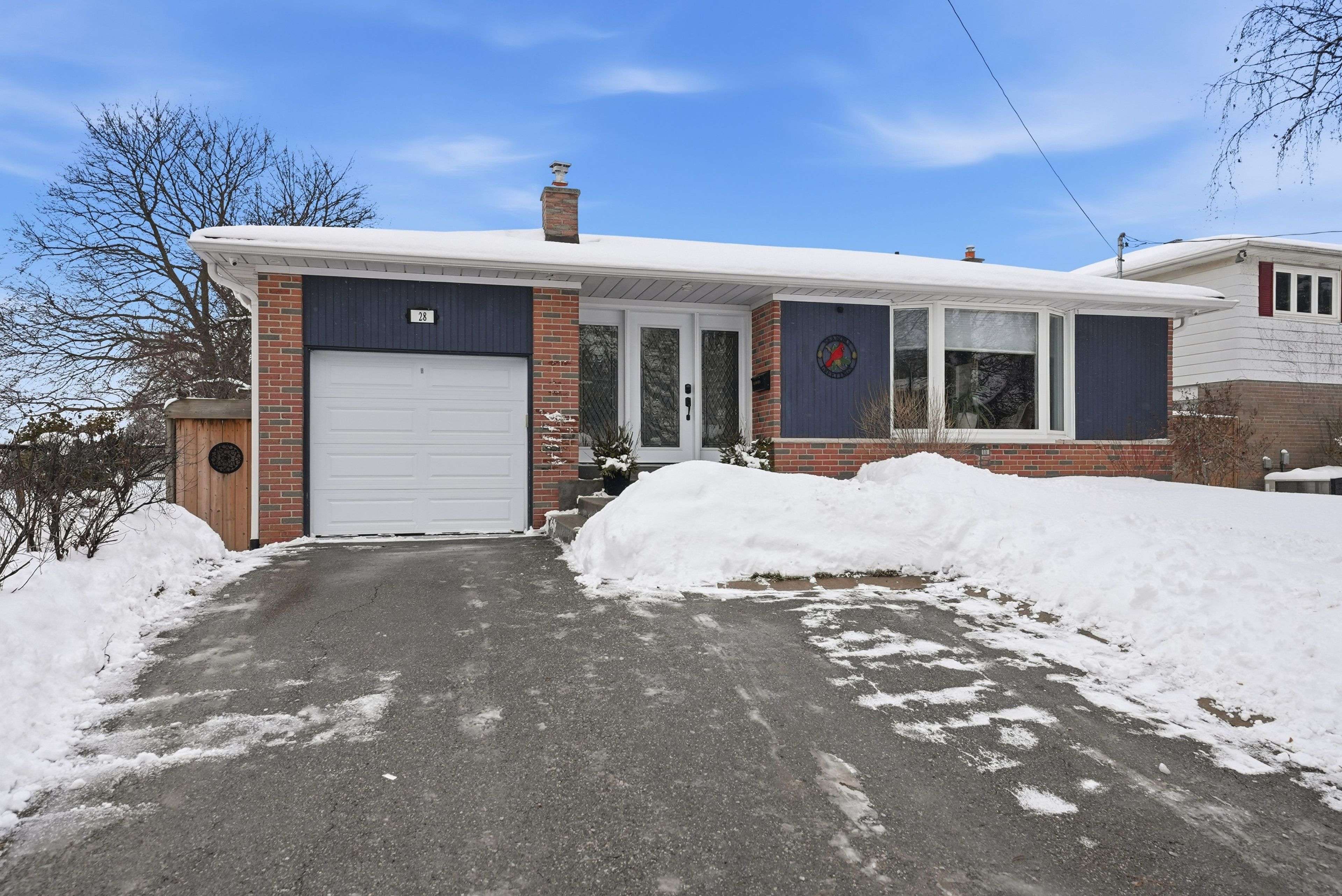 Halton Hills, ON L7G 1H7,28 Faludon DR