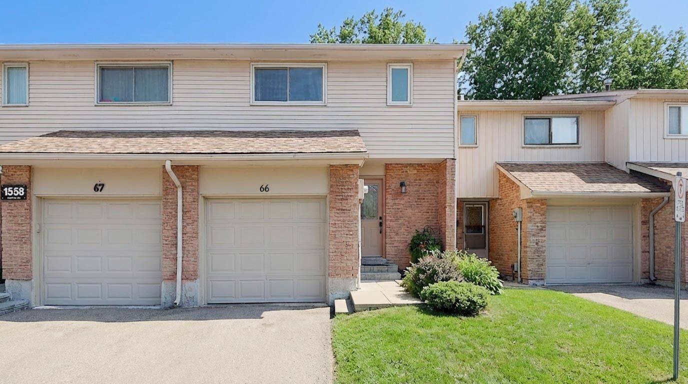 Oakville, ON L6H 2Z4,1558 Lancaster DR #66