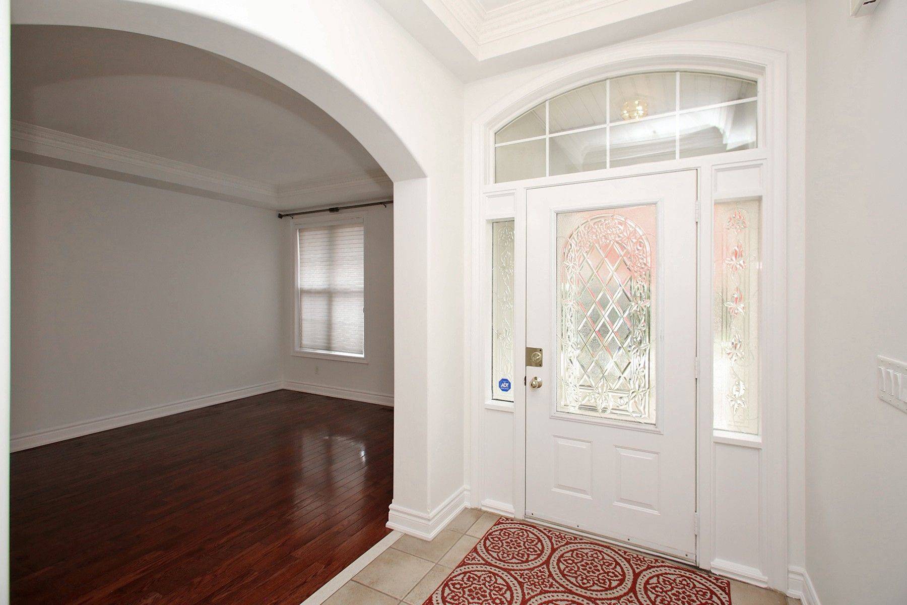 Mississauga, ON L5H 4L6,549 Renshaw CT