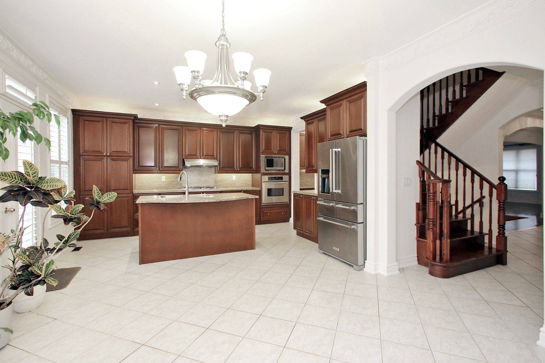 Mississauga, ON L5H 4L6,549 Renshaw CT