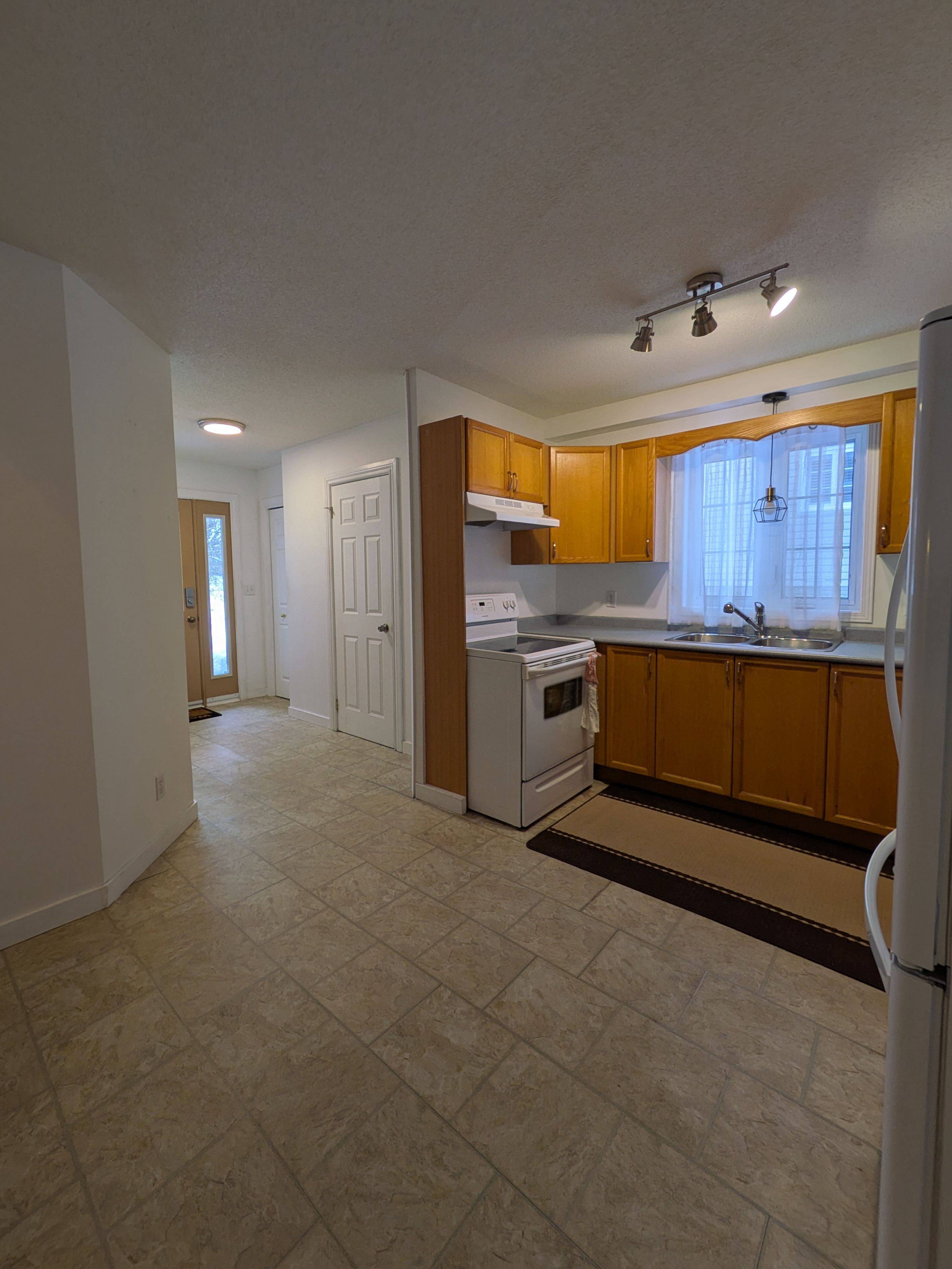 Huntsville, ON P1H 2L1,20 Dairy LN #B1