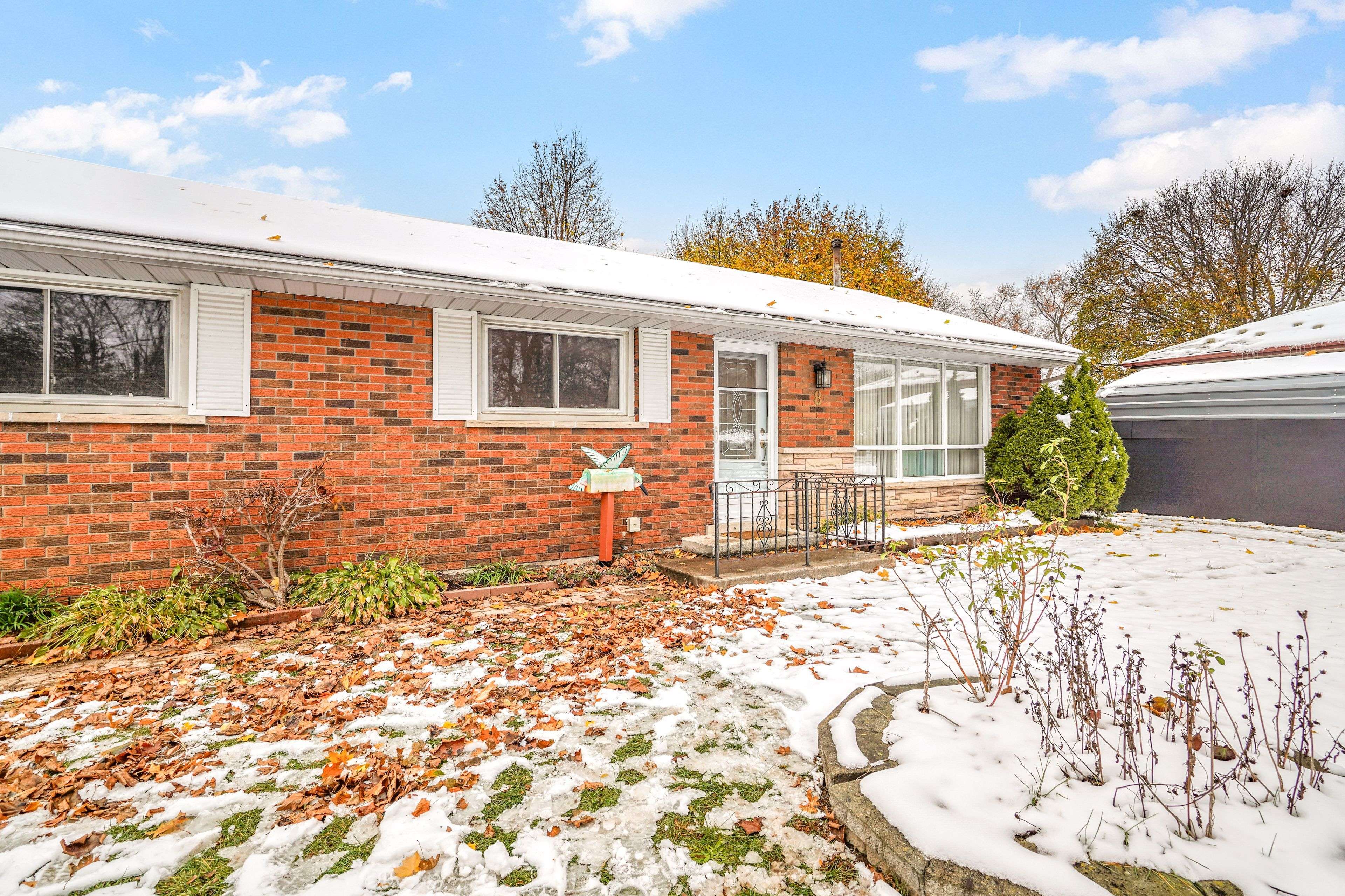 Brantford, ON N3R 2R5,8 Stockdale DR