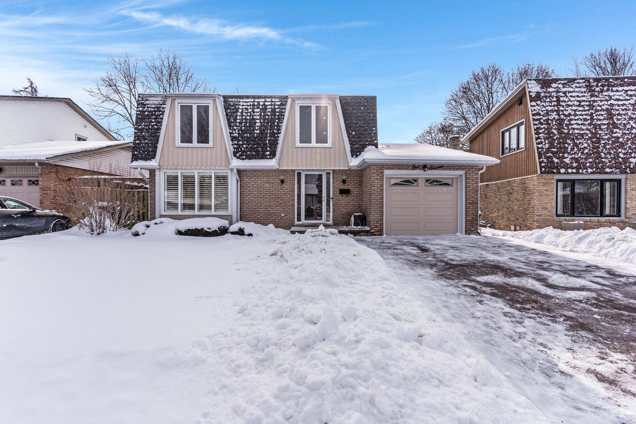 Kitchener, ON N2A 2T9,111 Manor DR