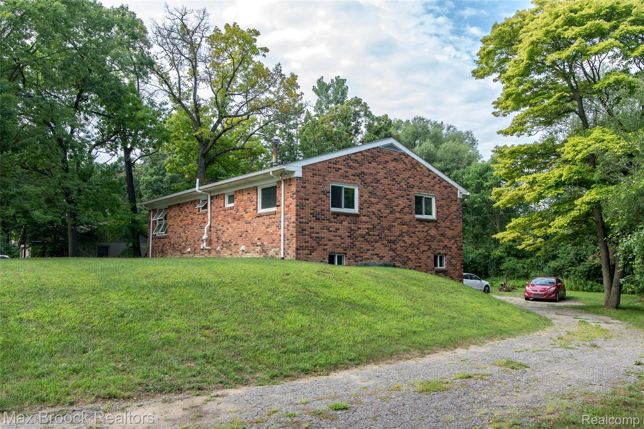 Auburn Hills, MI 48326,465 Robert CT