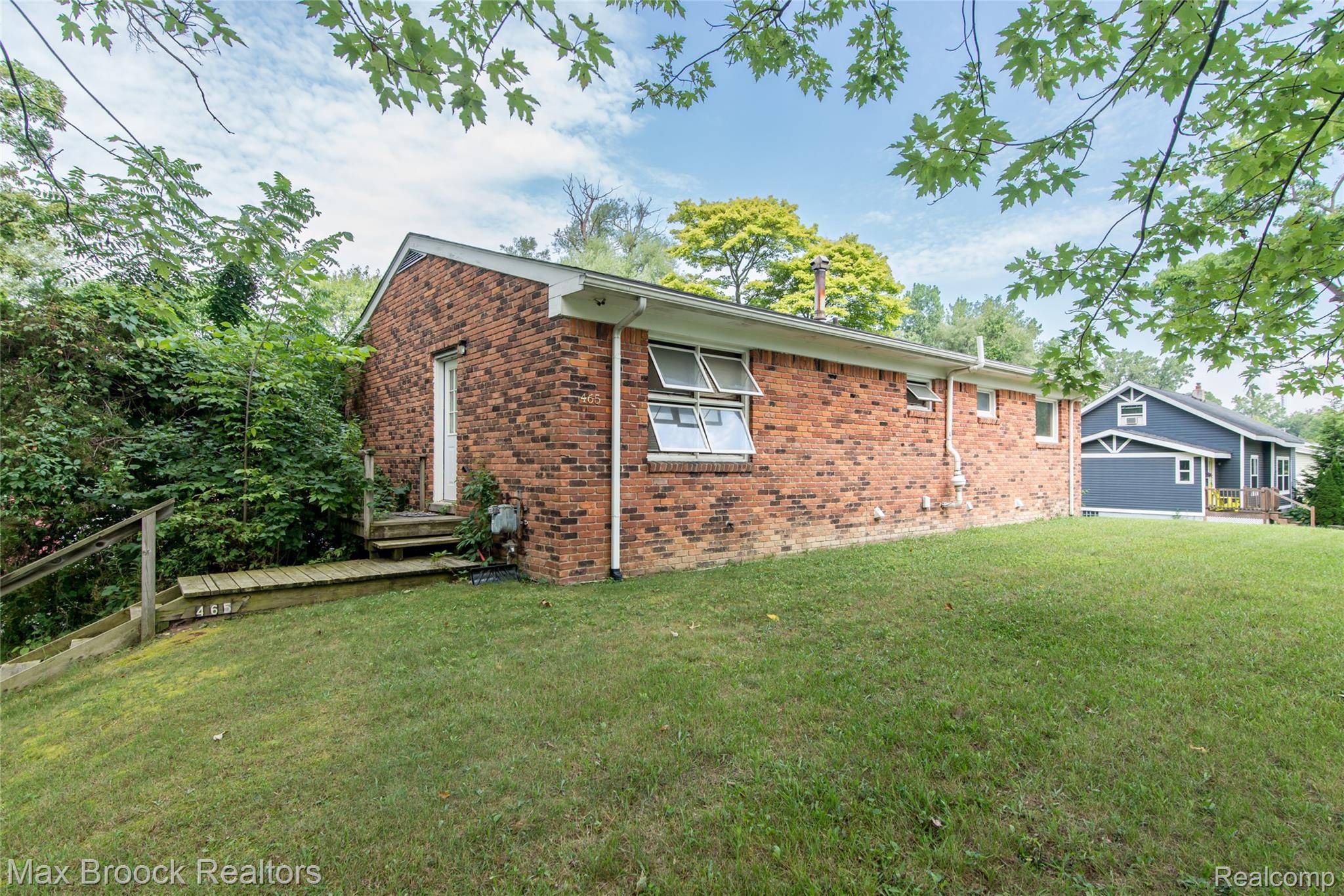 Auburn Hills, MI 48326,465 Robert CT